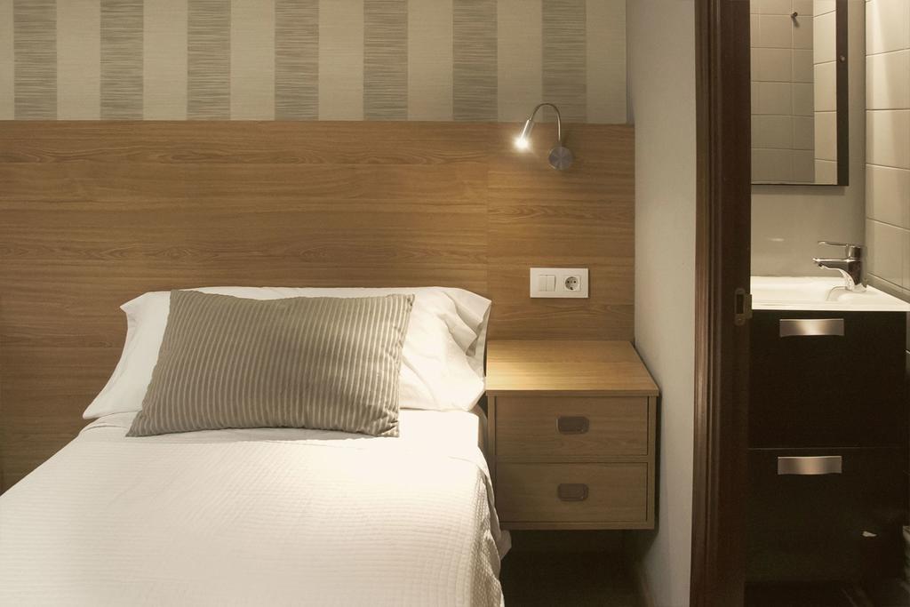 Hostal Crisol A Coruna Bagian luar foto