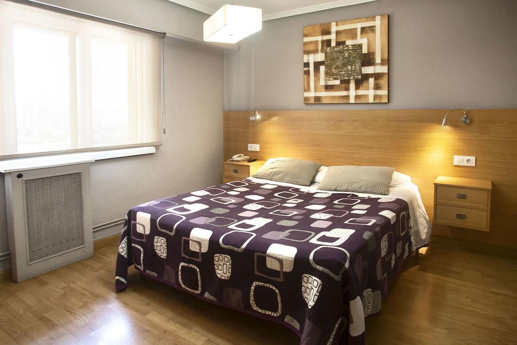 Hostal Crisol A Coruna Bagian luar foto